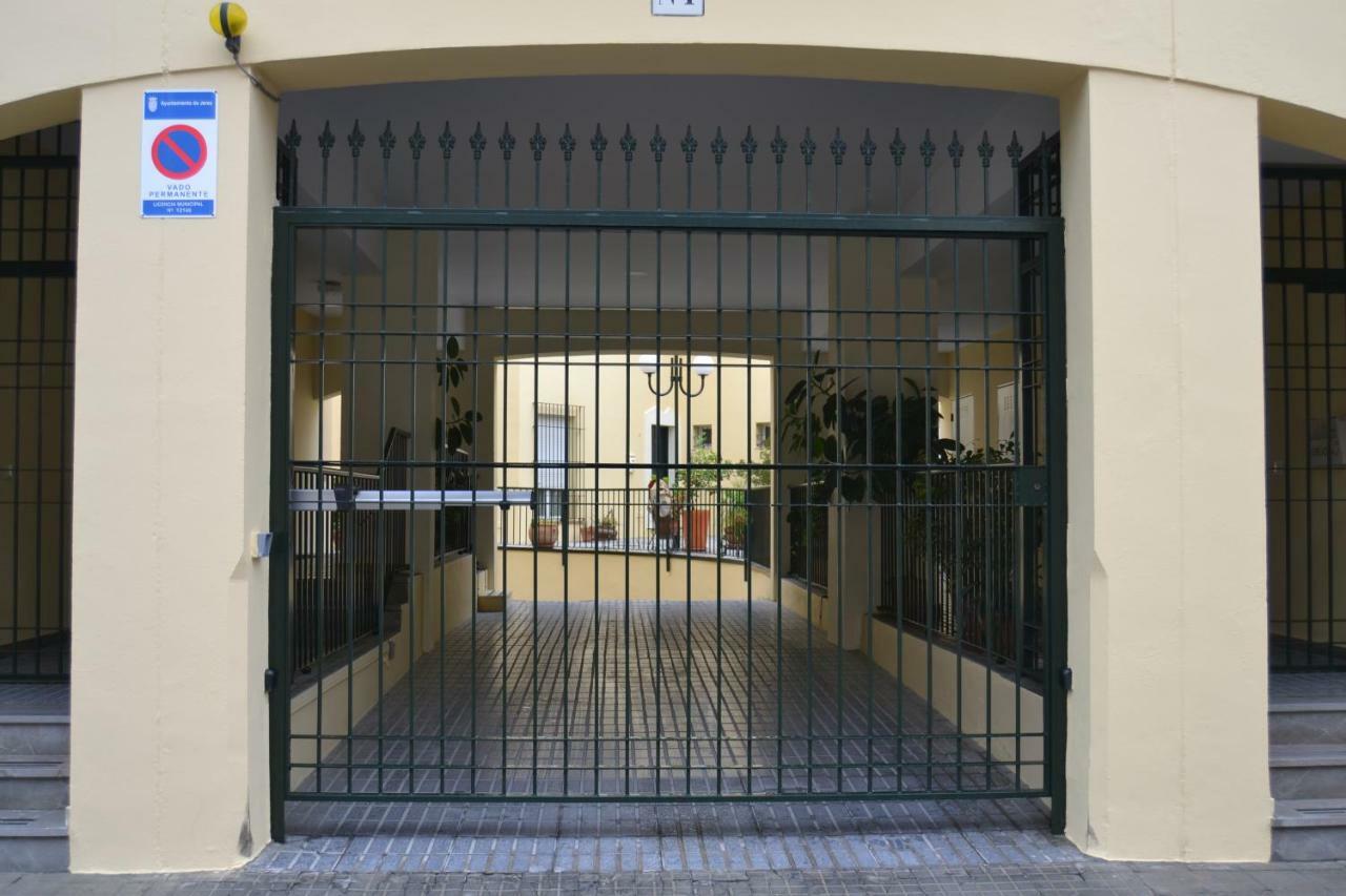 Sherryflat Alcazar - Parking Jerez de la Frontera Exterior foto