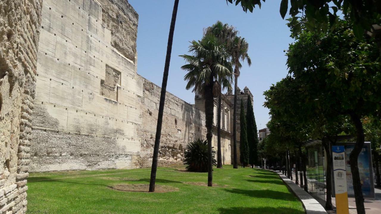 Sherryflat Alcazar - Parking Jerez de la Frontera Exterior foto